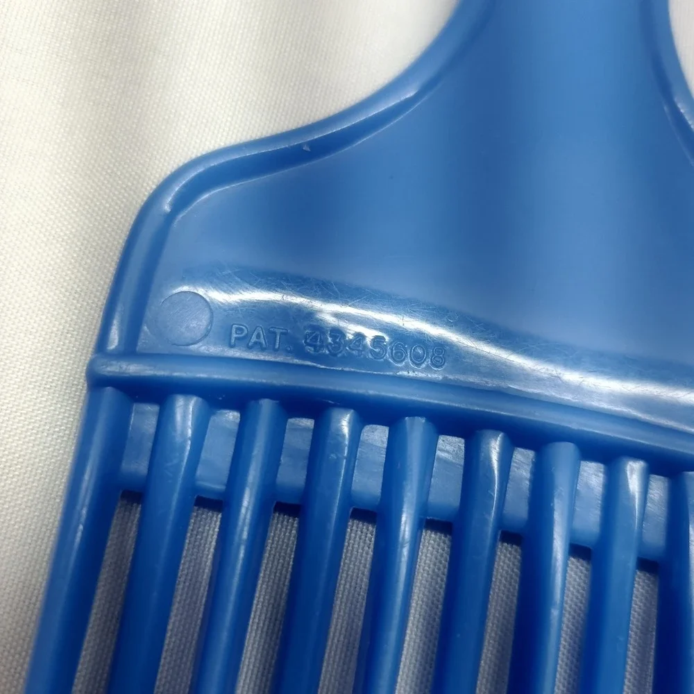 Lot Of 2 Vtg 80s 90s Goody USA Patent 4345608 Hair Color Dip Pick Comb Blue Pink